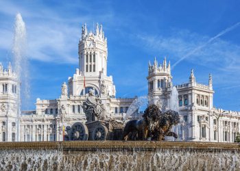 cibeles-palace-fountain-plaza-de-cibeles-madrid-spain